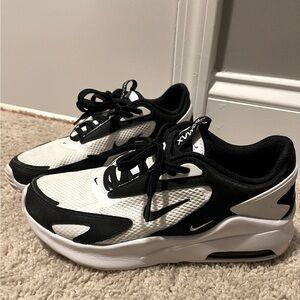 Women’s Nike Air Max Bolt sneakers- white/black size 8